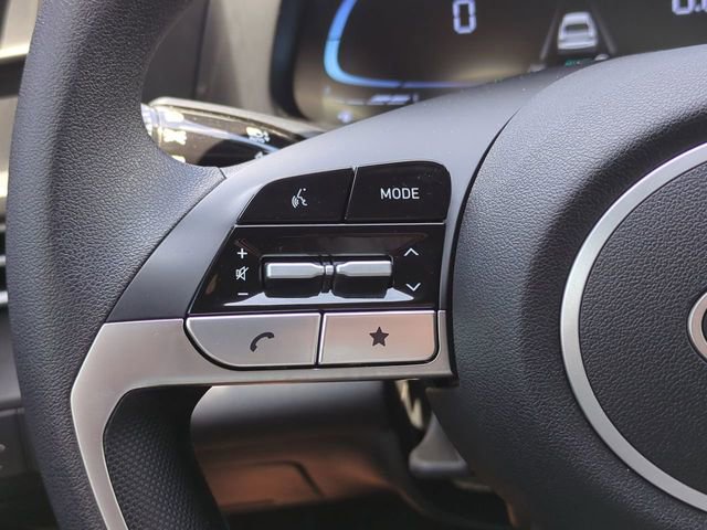 Certified 2025 Hyundai Elantra SE image 22