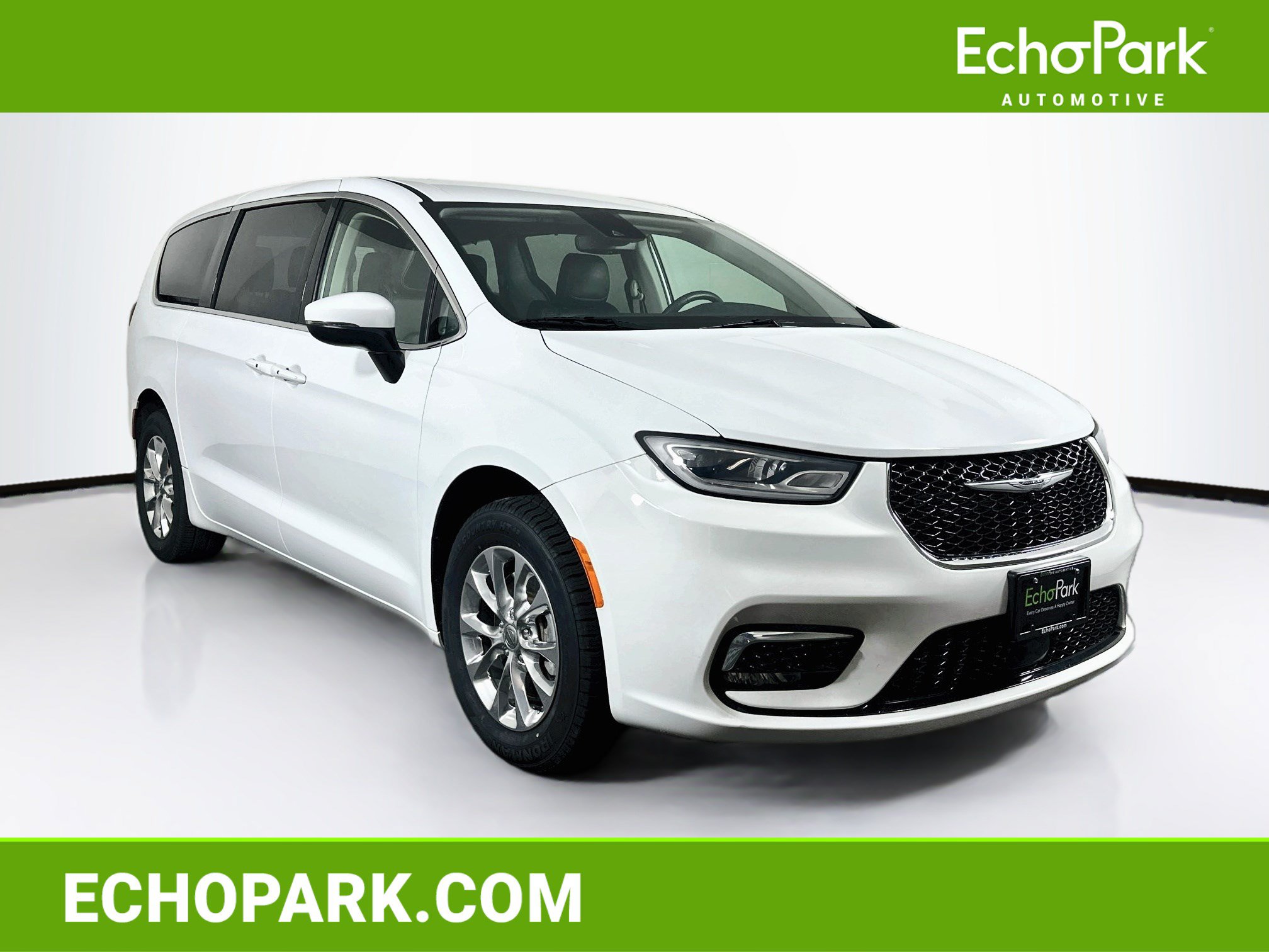 Used 2023 Chrysler Pacifica Touring-L AWD/4WD image 1