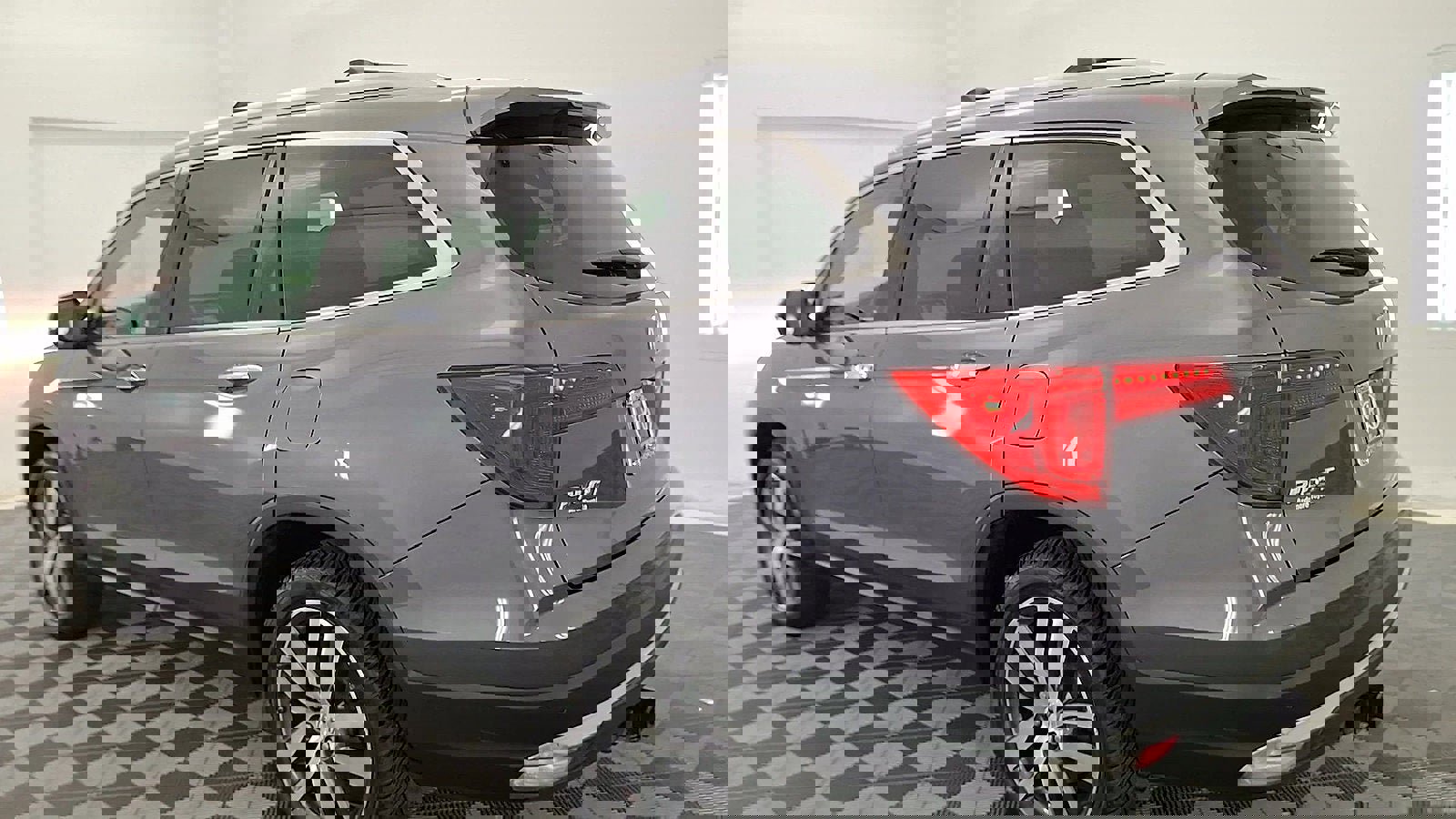 Used 2018 Honda Pilot Touring image 2