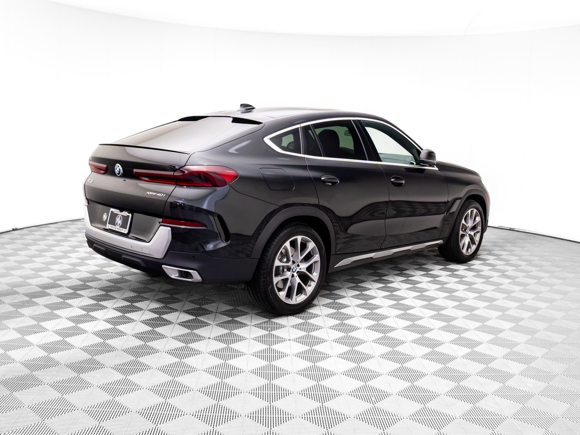 Used 2023 BMW X6 xDrive40i w/ Climate Comfort Package image 6