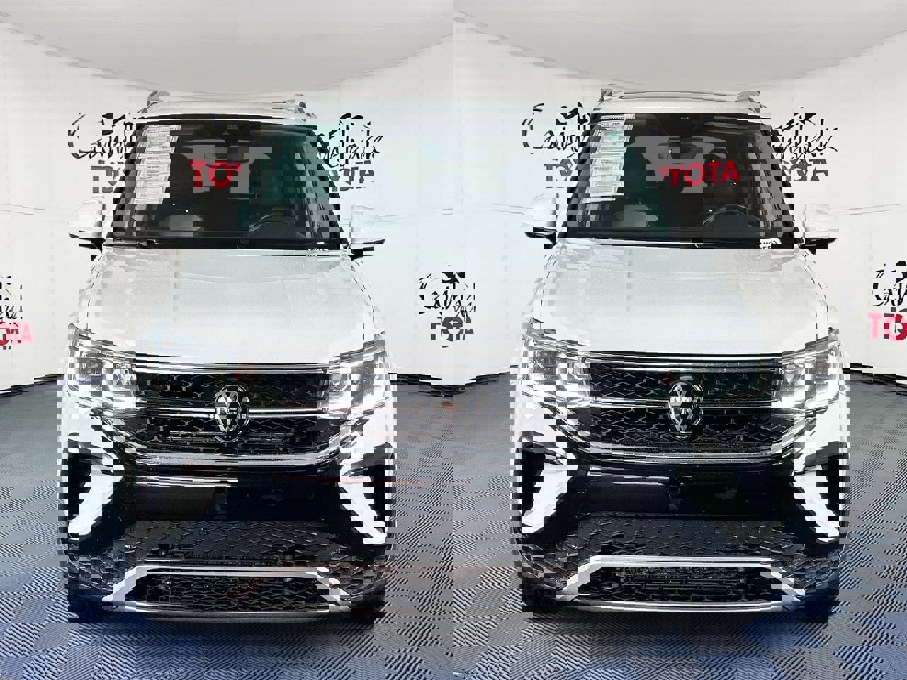 Used 2022 Volkswagen Taos SEL image 3