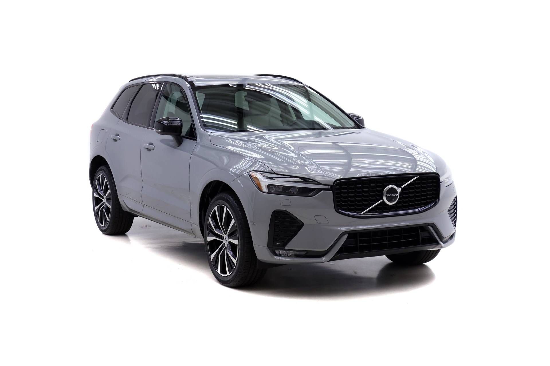 Certified 2024 Volvo XC60 B5 Plus w/ Protection Package Premier AWD/4WD image 2