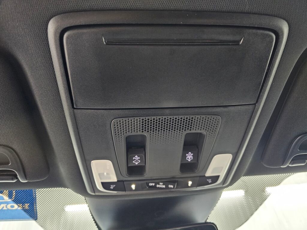 Used 2025 Honda Pilot TrailSport image 26