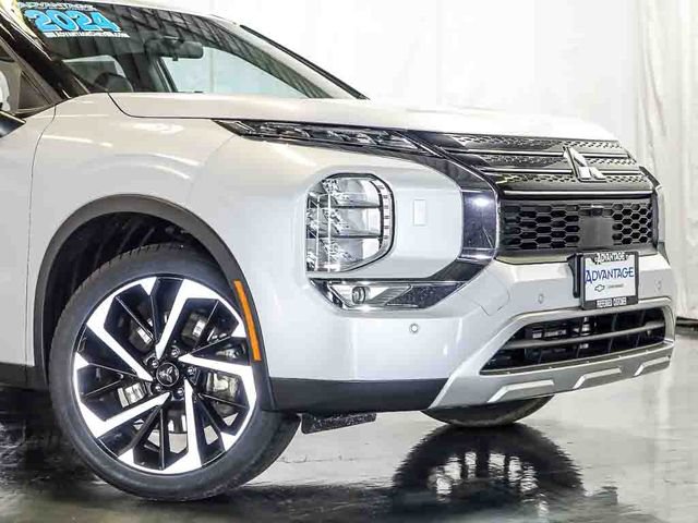 Used 2024 Mitsubishi Outlander SE AWD/4WD video 3
