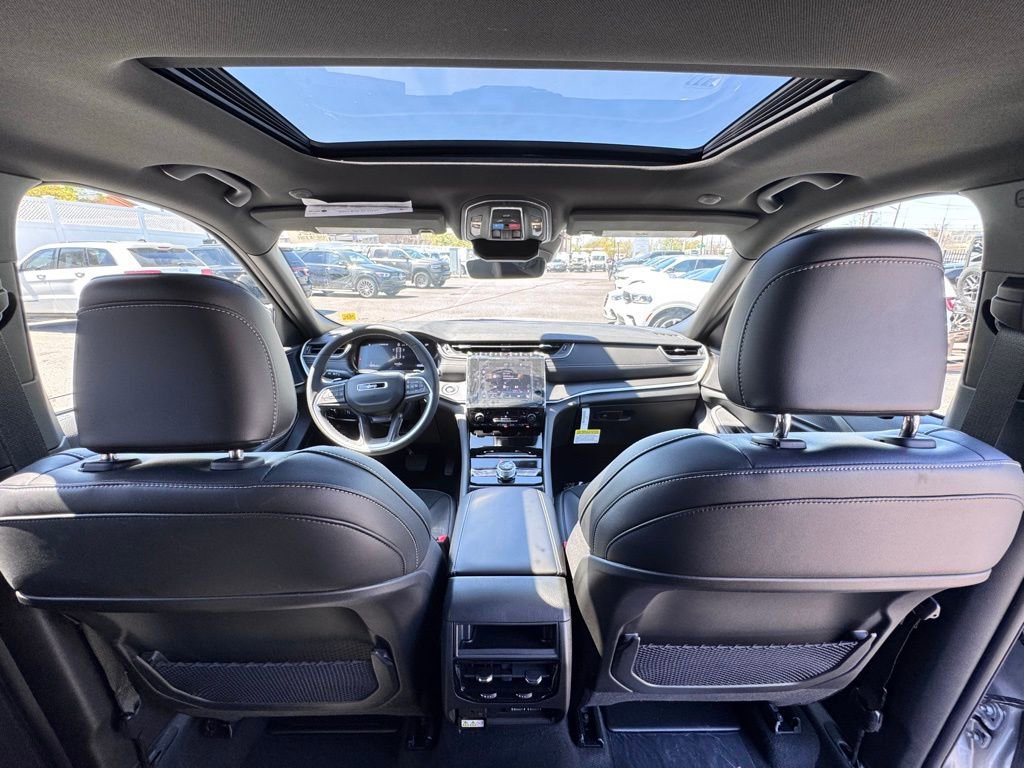 New 2025 Jeep Grand Cherokee Altitude AWD/4WD image 23