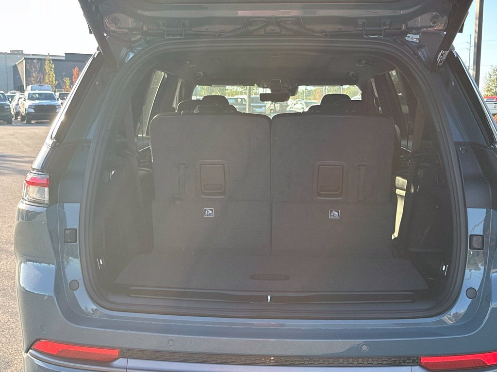 New 2027 Jeep Grand Cherokee L Limited AWD/4WD image 16