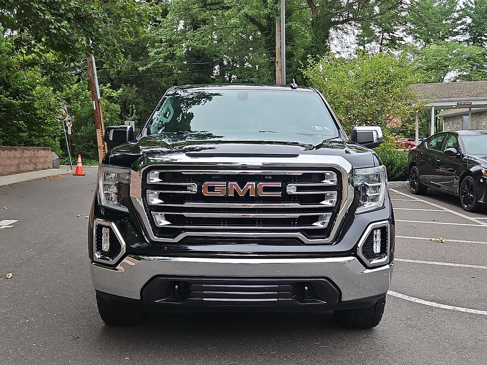 Used 2020 GMC Sierra 1500 SLT w/ SLT Convenience Package AWD/4WD image 2