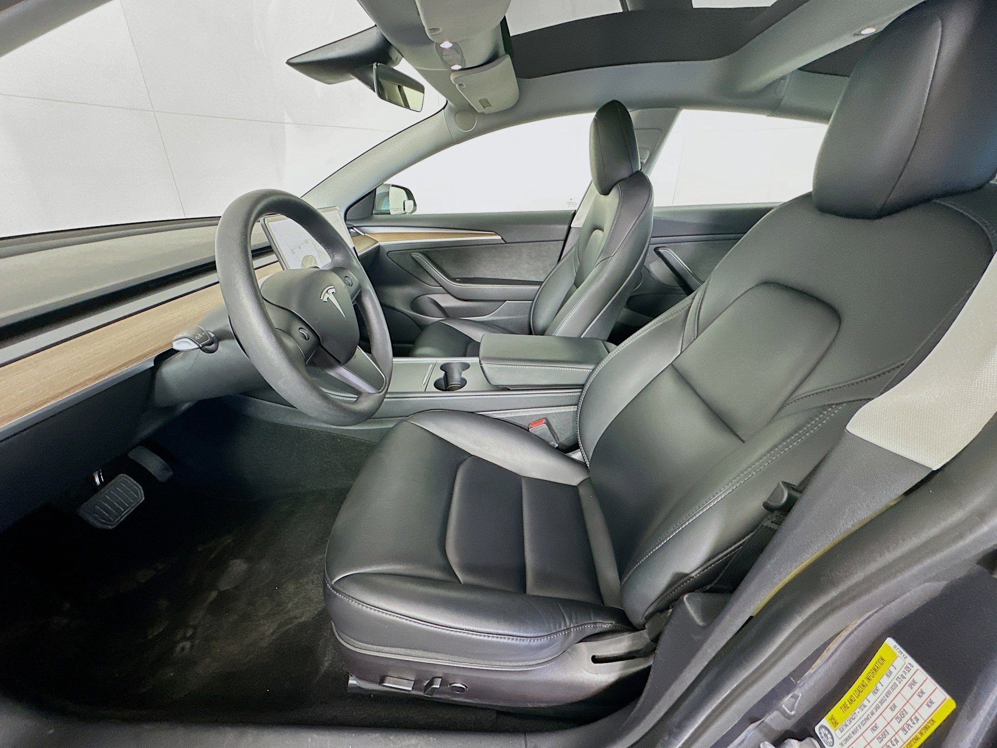 Used 2021 Tesla Model 3 Standard Range Plus image 13