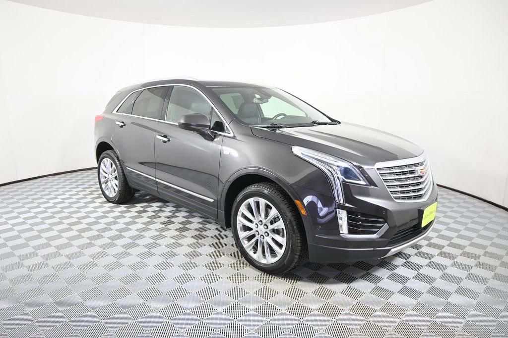 Used 2018 Cadillac XT5 Platinum w/ Driver Assist Package image 9