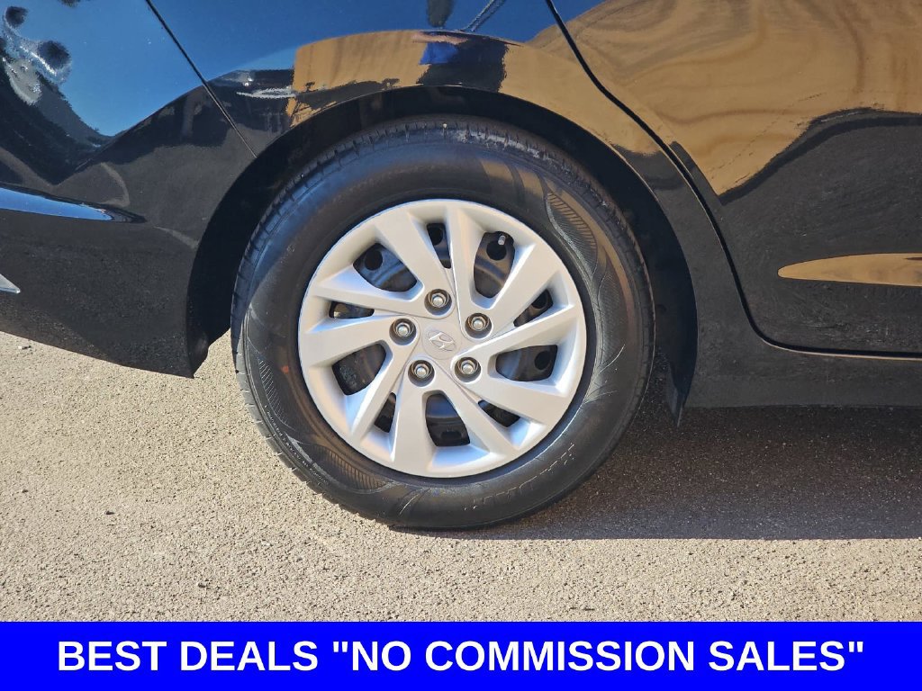 Used 2019 Hyundai Elantra SE FWD image 36