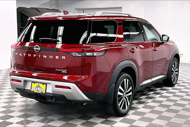 Used 2025 Nissan Pathfinder Platinum AWD/4WD image 13