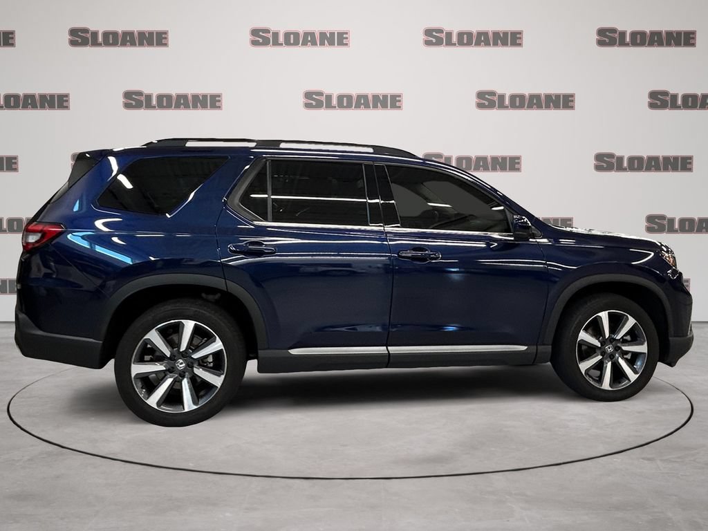 Certified 2025 Honda Pilot Touring image 6