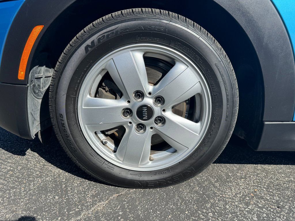 Used 2015 MINI Cooper 2-Door Hardtop image 9