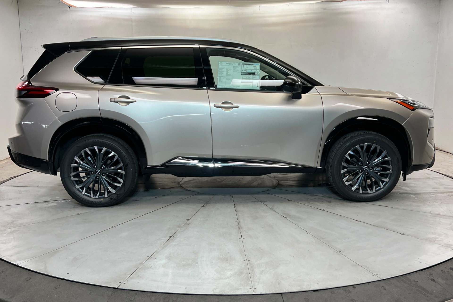 New 2026 Nissan Rogue Platinum w/ Platinum Premium Package AWD/4WD image 6