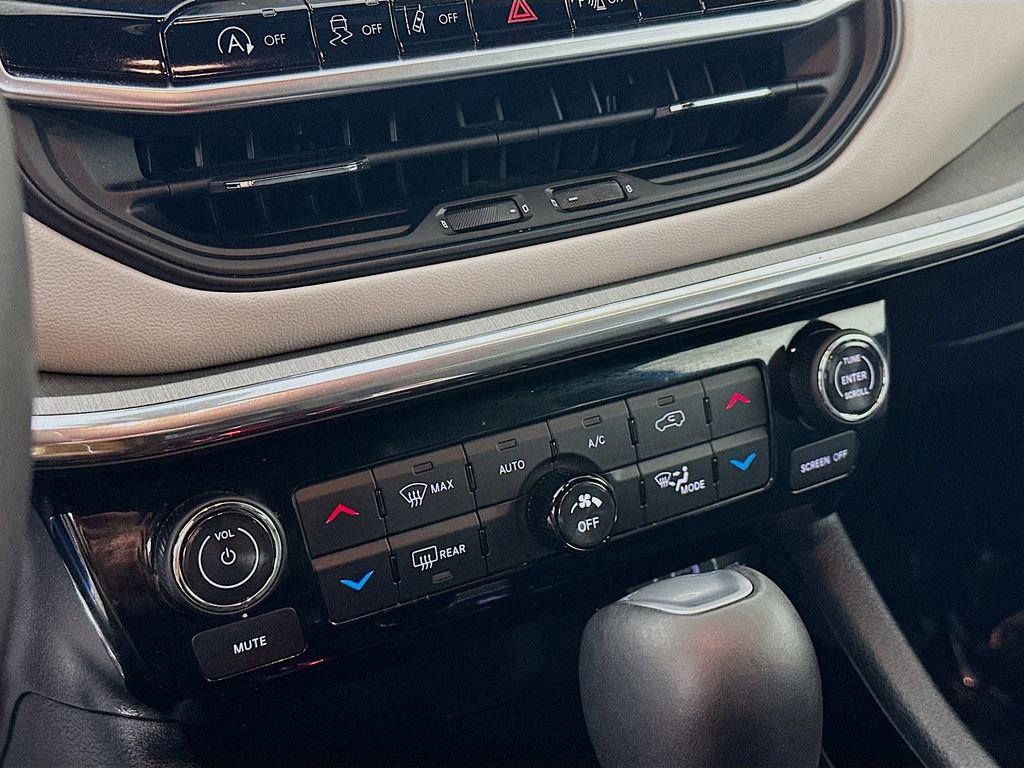 Certified 2024 Jeep Compass Limited image 24