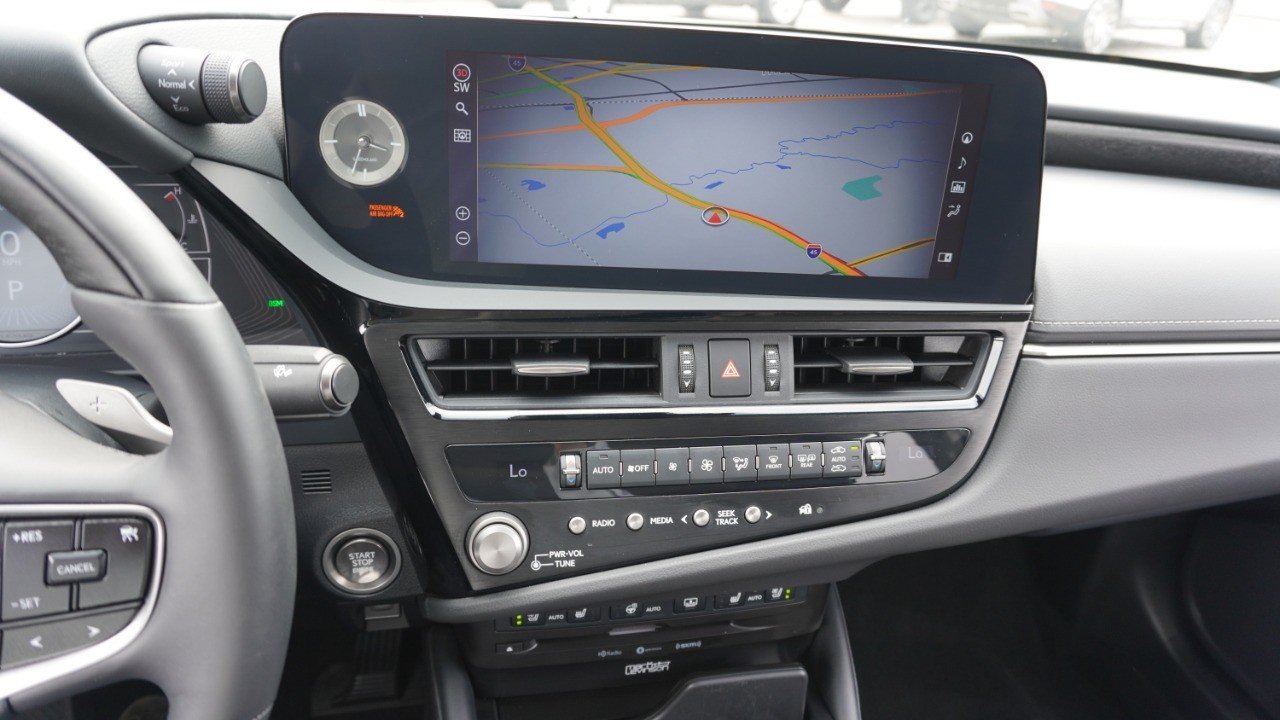 Certified 2022 Lexus ES 350 Ultra Luxury w/ Accessory Package 2 FWD image 16