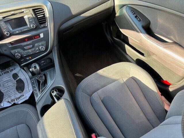 Used 2011 Kia Optima EX FWD image 24