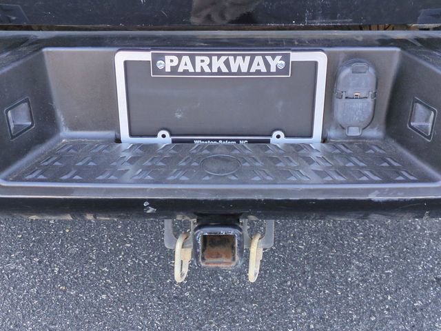 Used 2021 Nissan Titan SV w/ Accessory Utility Package AWD/4WD image 30