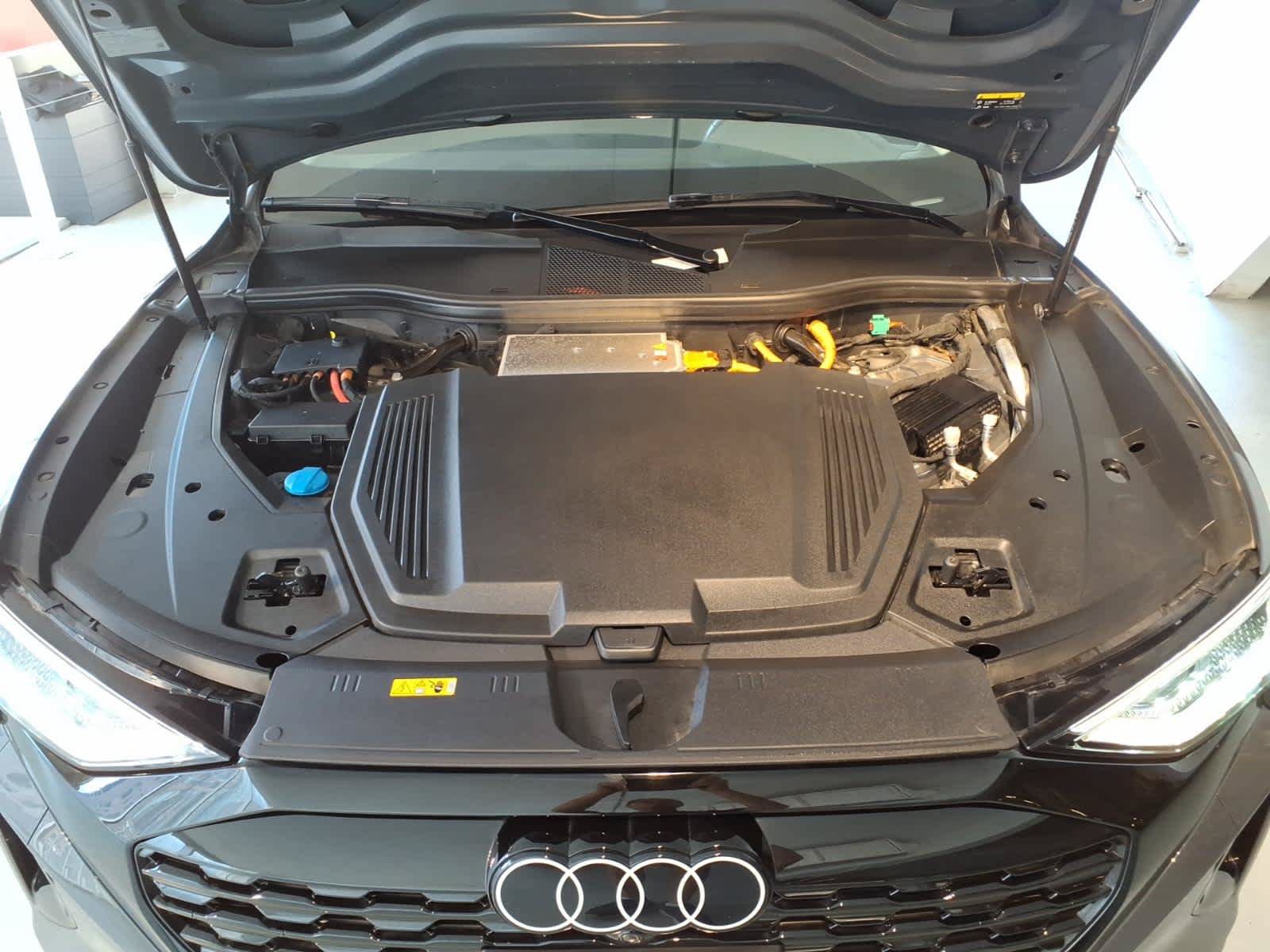 Used 2024 Audi Q8 e-tron Premium AWD/4WD image 29