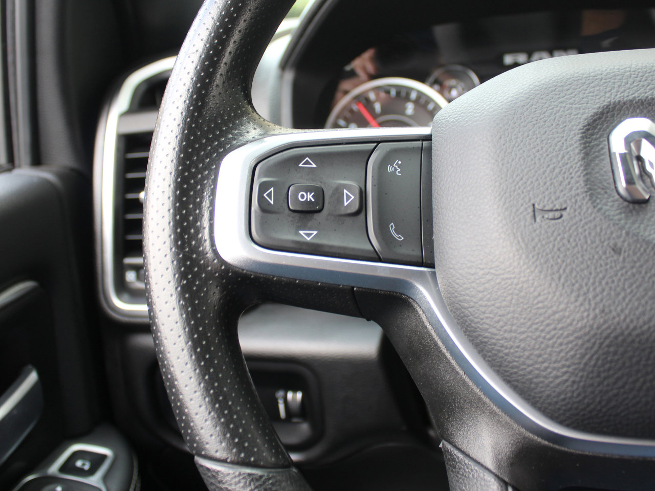 Used 2024 RAM 3500 SLT w/ Quick Order Package 2YG SLT image 27