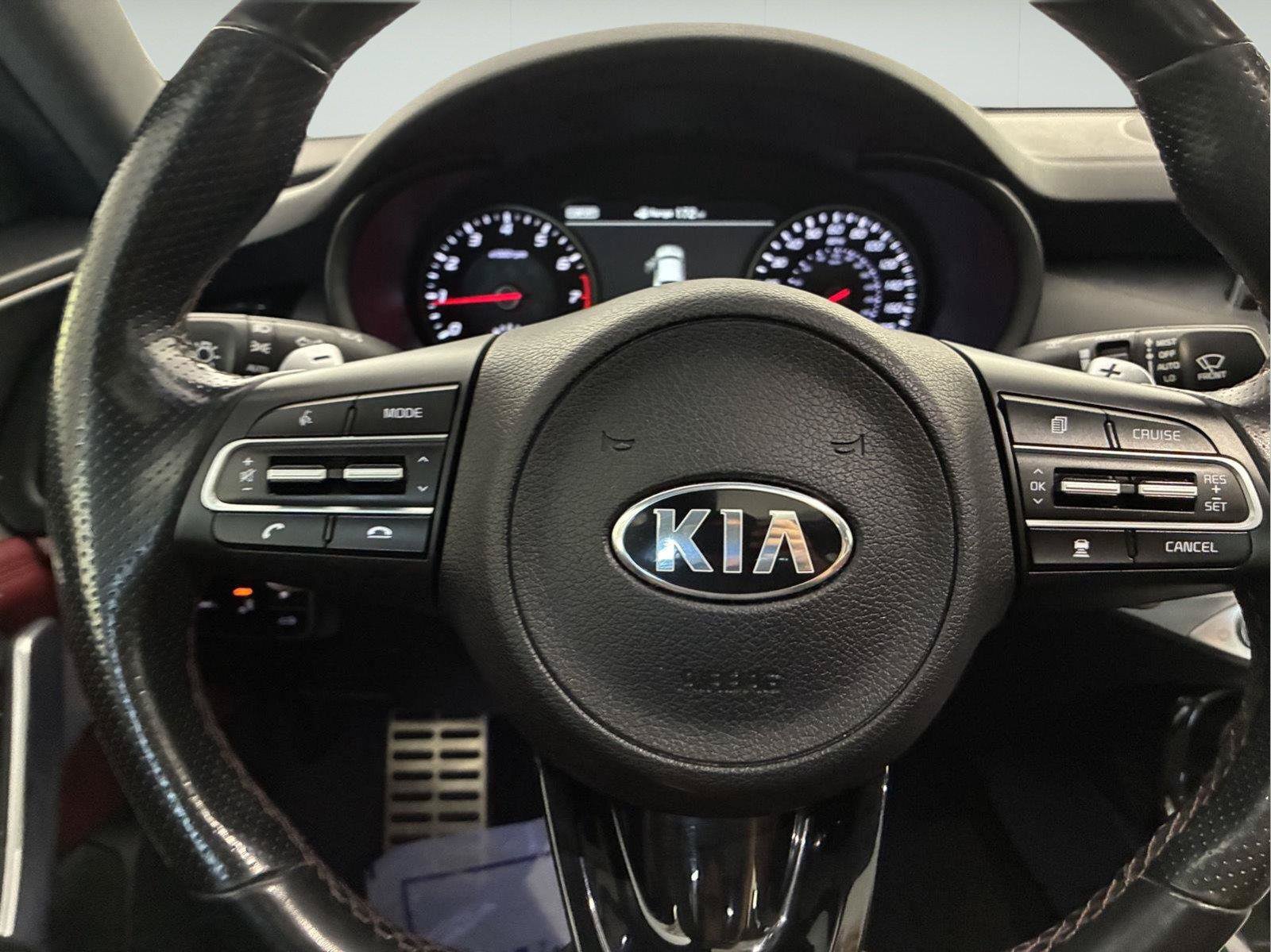 Used 2018 Kia Stinger GT2 RWD image 39