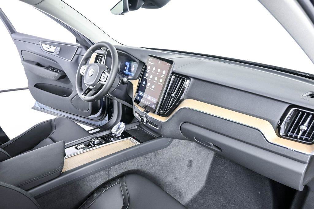 New 2026 Volvo XC60 B5 Plus w/ Protection Package Premier AWD/4WD image 23