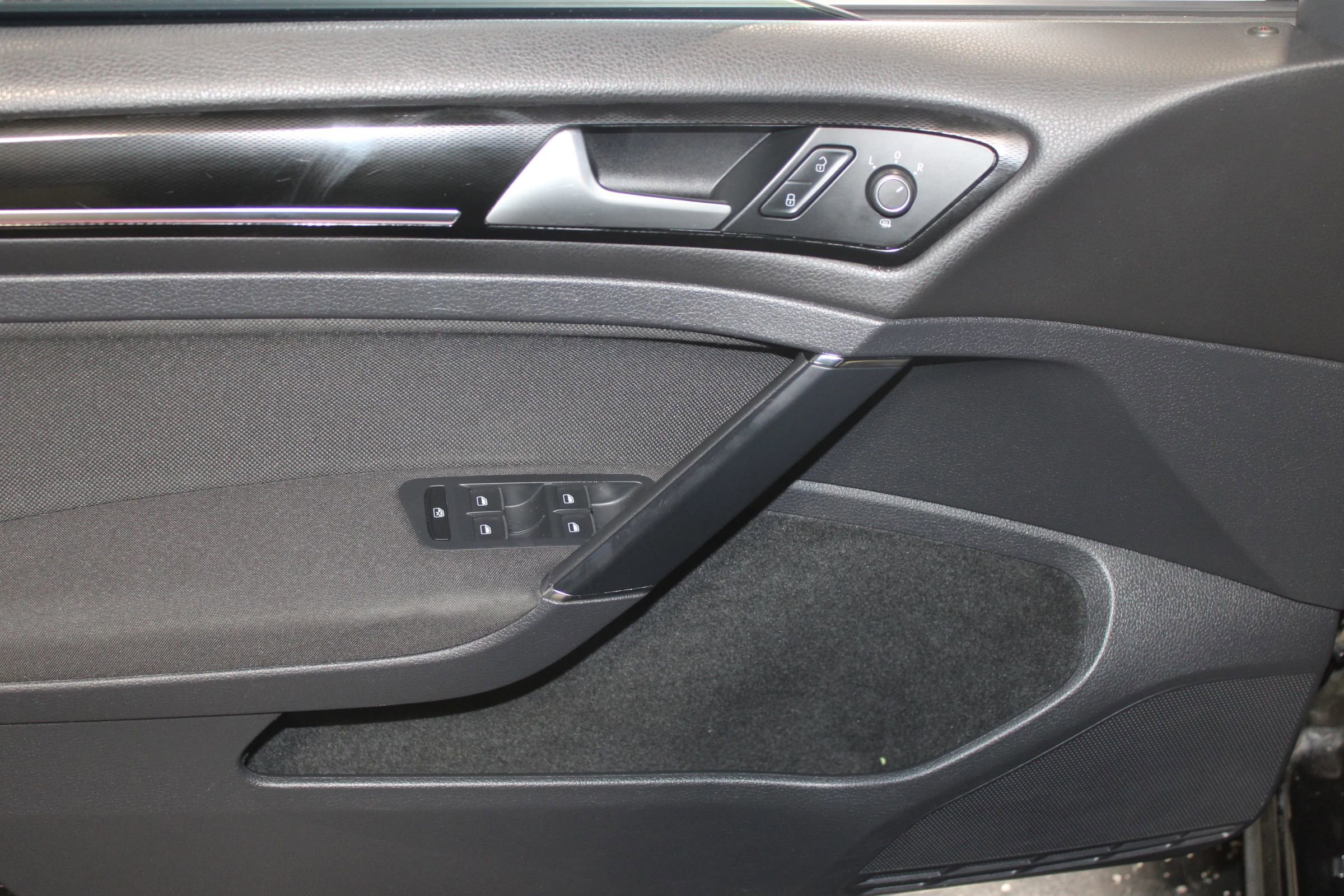 Used 2015 Volkswagen GTI S FWD image 7