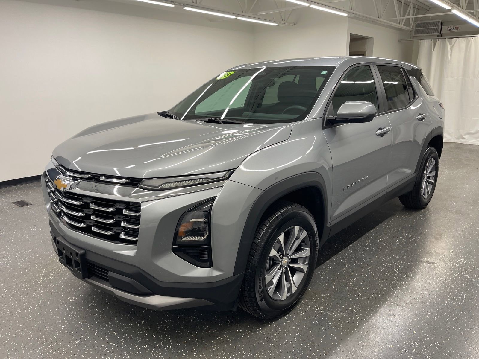 Used 2025 Chevrolet Equinox LT image 4