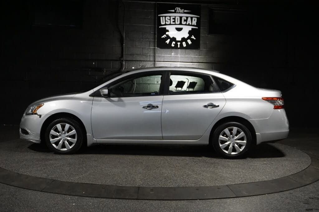 Used 2014 Nissan Sentra SV image 2