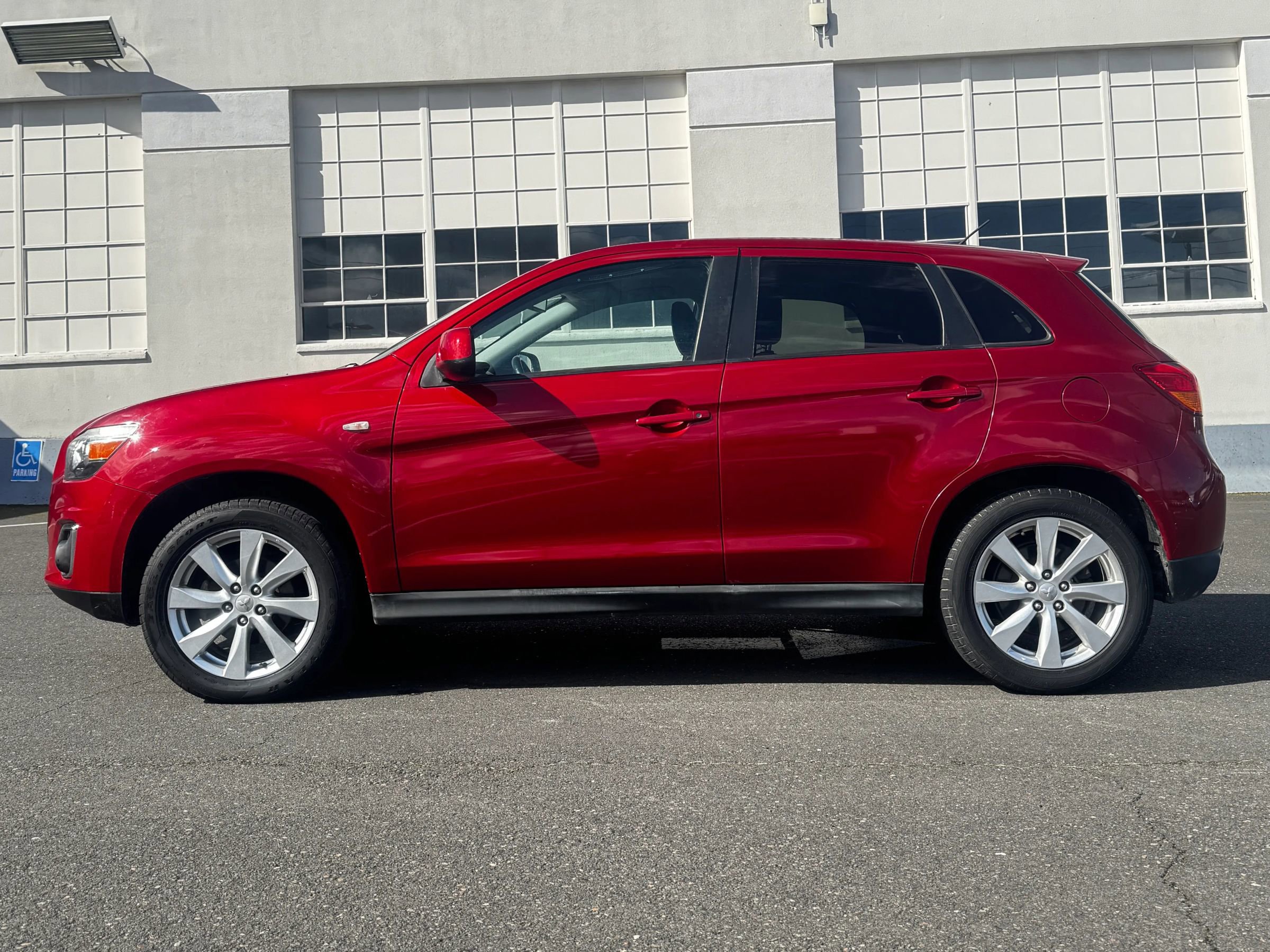 Used 2013 Mitsubishi Outlander Sport ES image 3