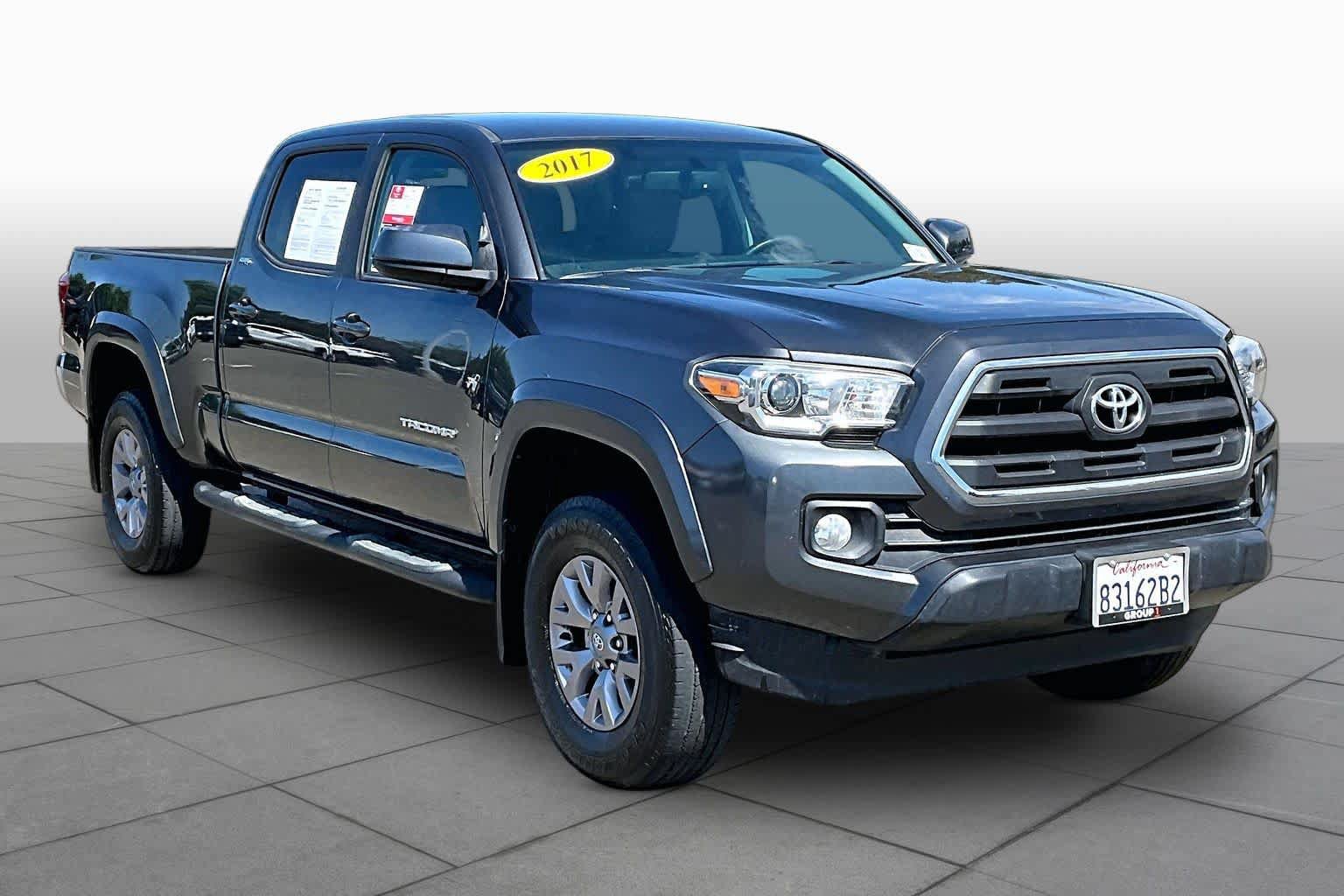 Used 2017 Toyota Tacoma SR5 AWD/4WD image 2