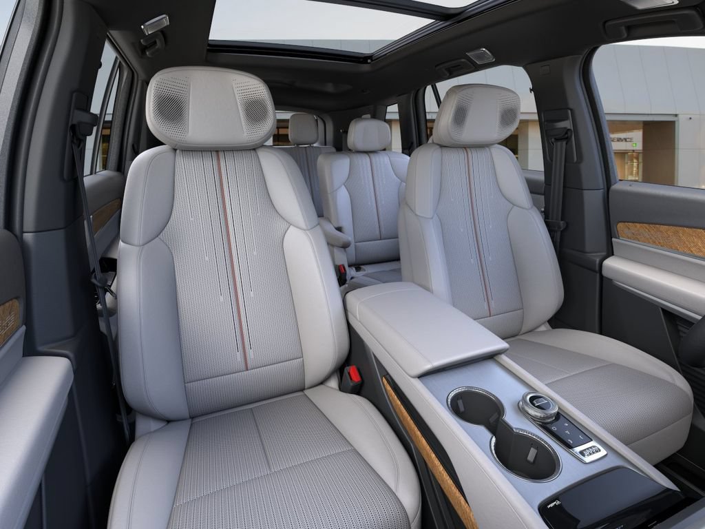 New 2027 Cadillac Vistiq Luxury w/ LPO, Floor Liner Package AWD/4WD image 16