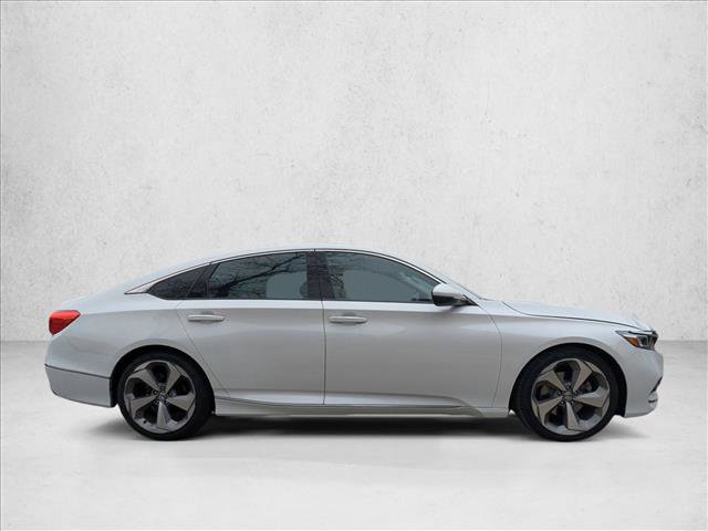 Used 2018 Honda Accord Touring image 4