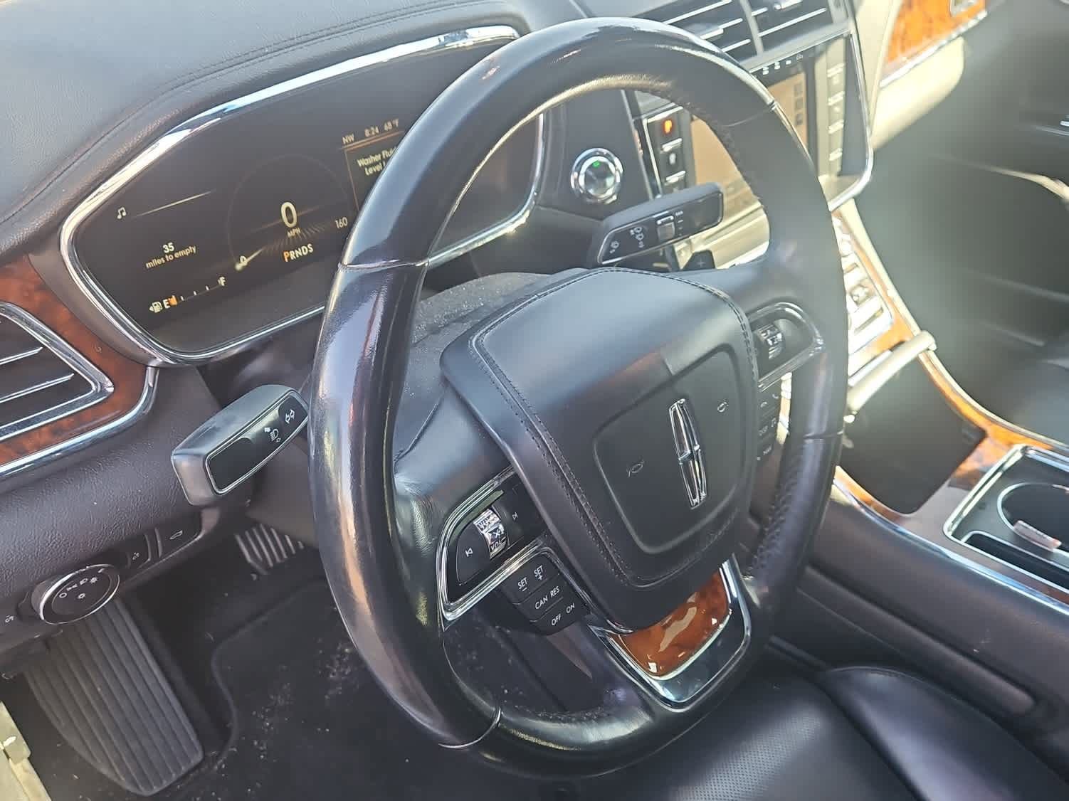 Used 2018 Lincoln Continental Select FWD image 2