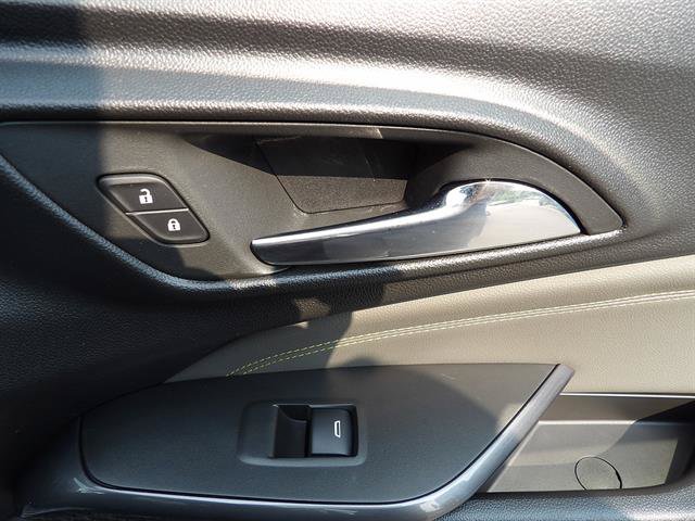 Used 2024 Chevrolet Trax ACTIV w/ Sunroof Package FWD image 40