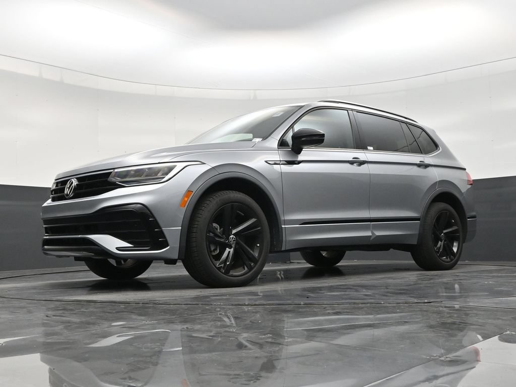 Used 2023 Volkswagen Tiguan SE R-Line FWD image 20