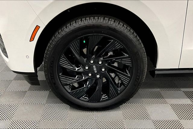 Used 2025 Lincoln Navigator Reserve w/ Jet Appearance Package image 10