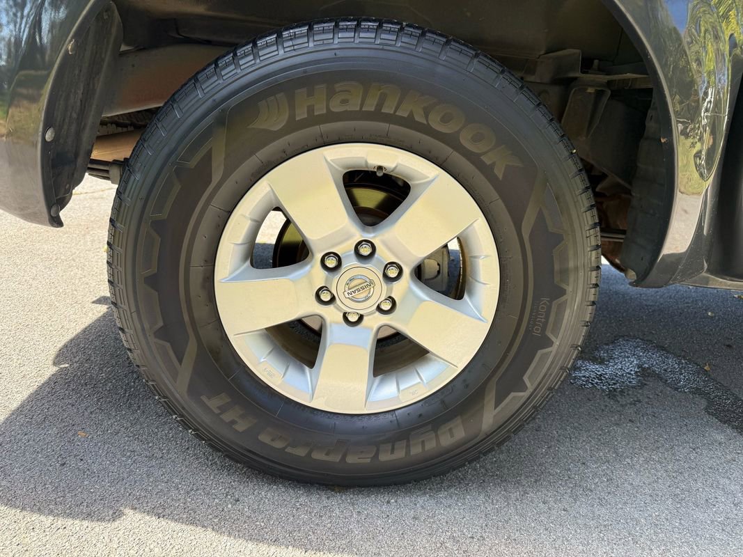 Used 2011 Nissan Frontier SV image 13