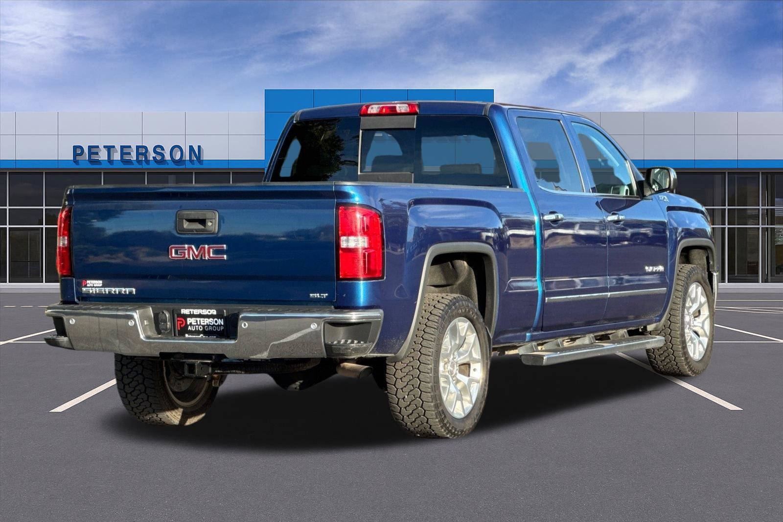 Used 2015 GMC Sierra 1500 SLT w/ SLT Crew Cab Value Package AWD/4WD image 4