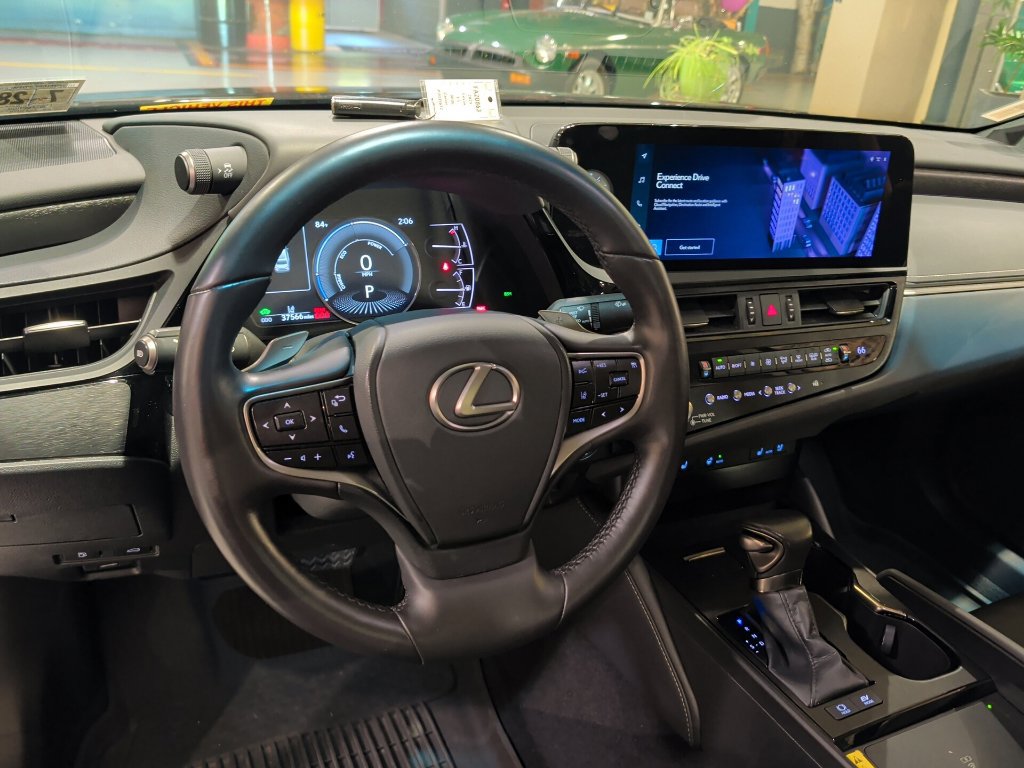 Used 2023 Lexus ES 300h w/ Premium Package FWD image 5