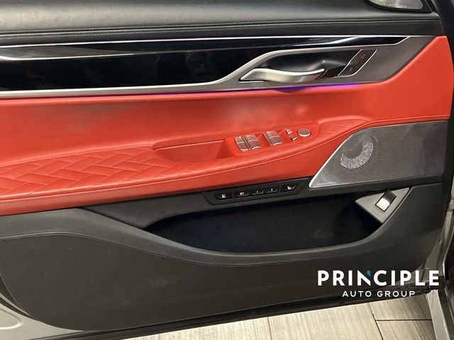 Used 2021 BMW M760i xDrive image 11