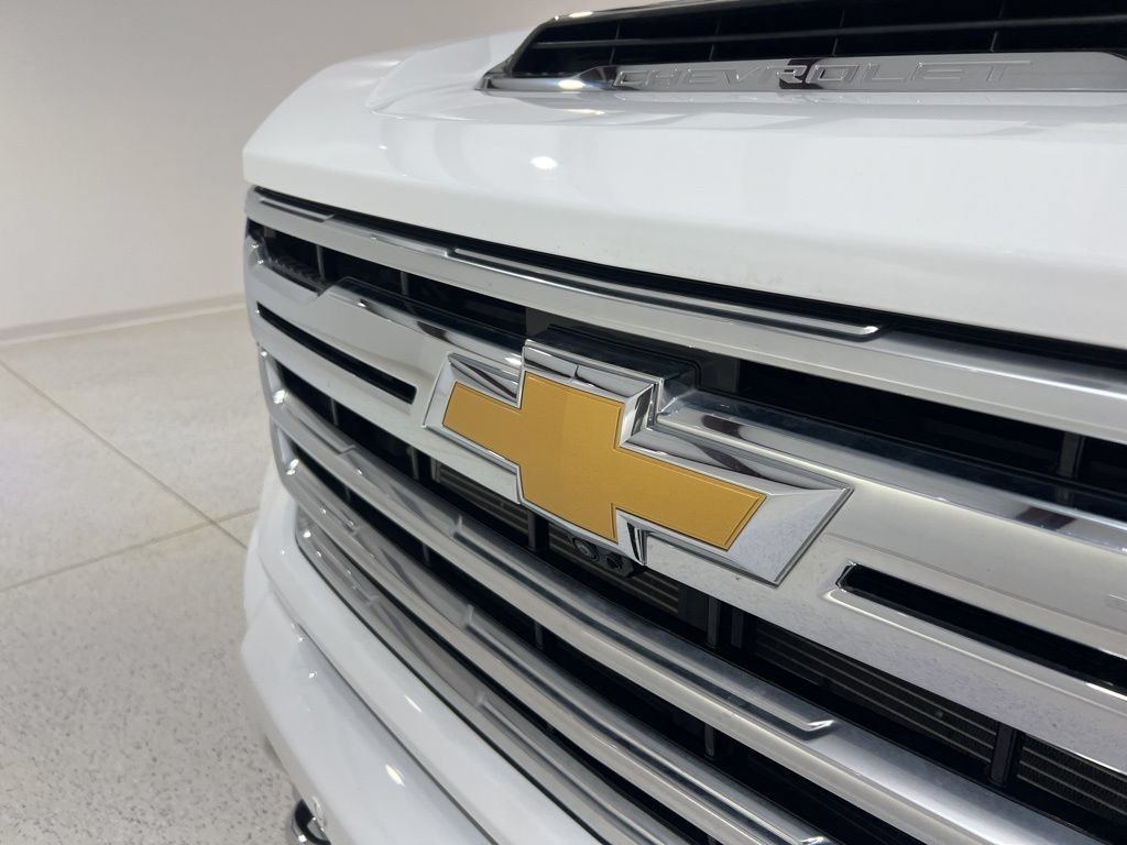 Used 2024 Chevrolet Silverado 3500 High Country AWD/4WD image 27