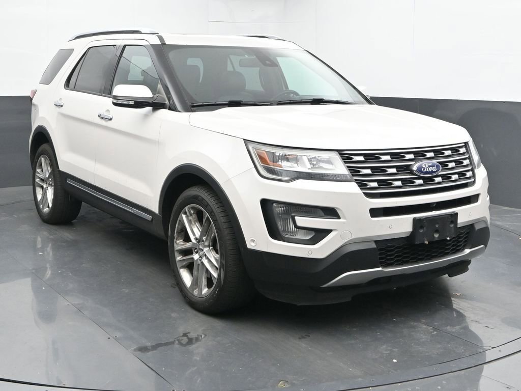 Used 2017 Ford Explorer Limited w/ Equipment Group 301A image 3