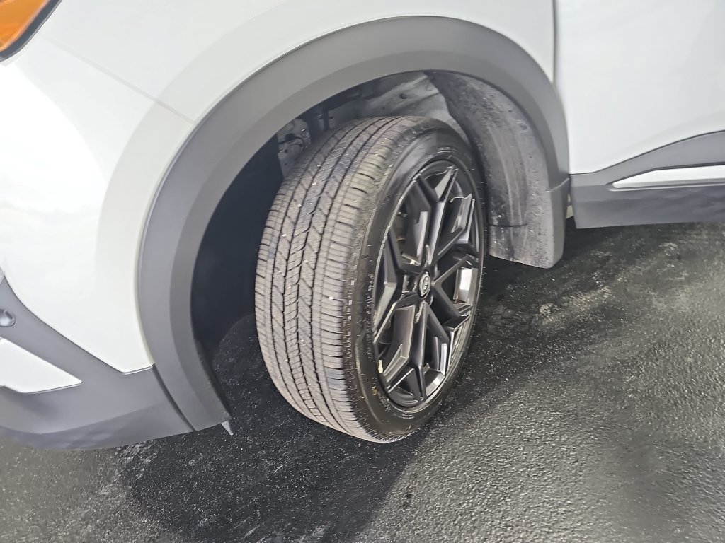 Certified 2026 Nissan Kicks SR w/ SR Premium Package AWD/4WD image 32