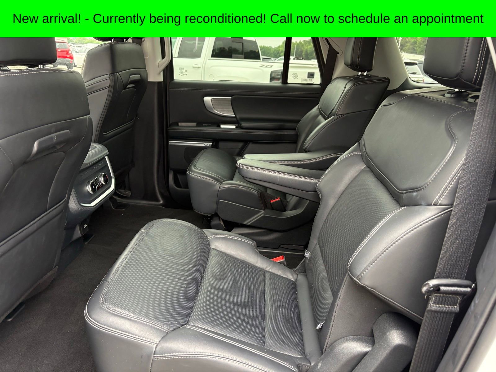 Used 2025 Ford Expedition Max Platinum AWD/4WD image 9