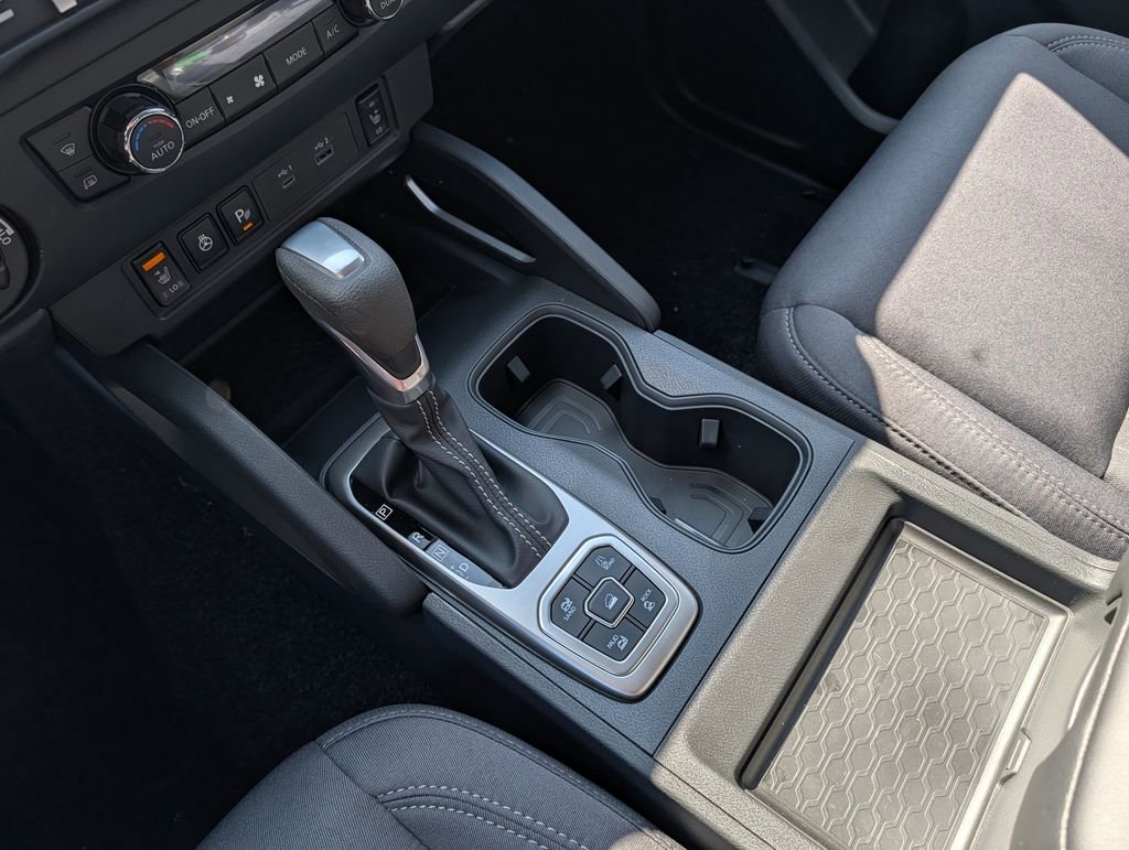 New 2026 Nissan Frontier 4x4 Crew Cab image 16