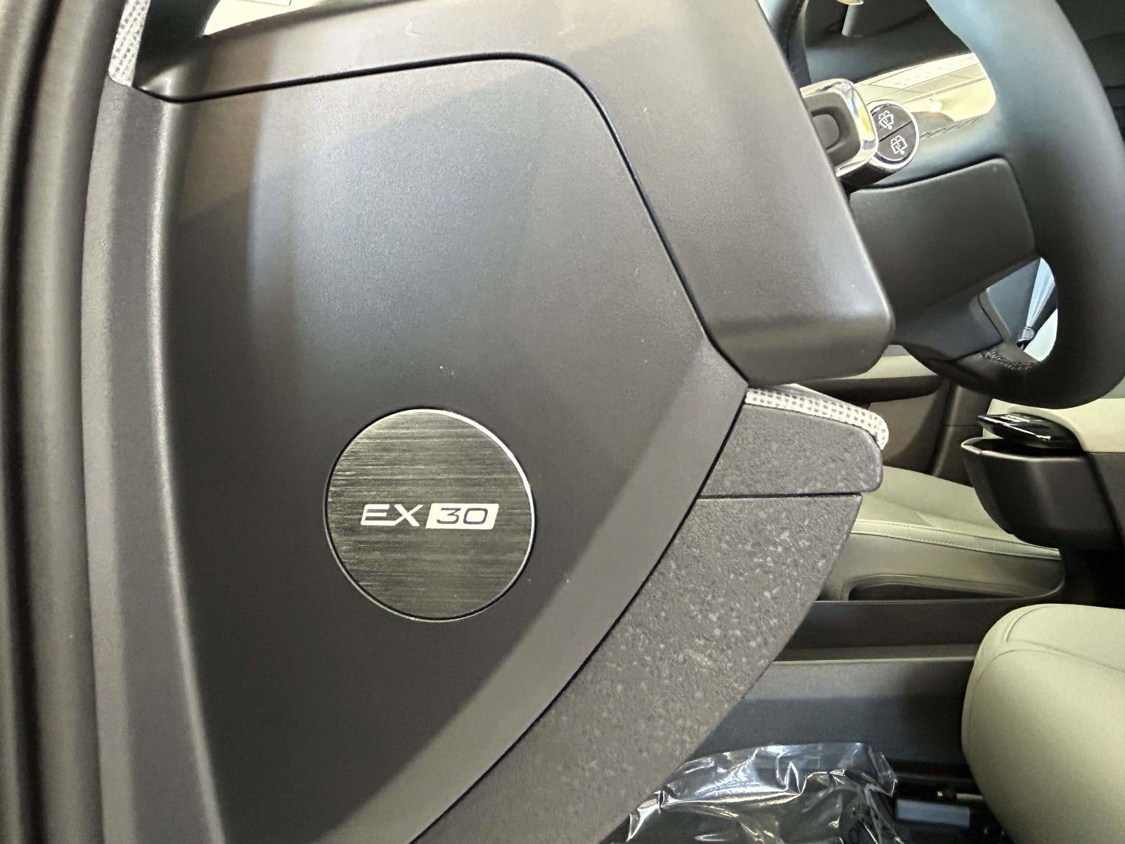 New 2026 Volvo EX30 Cross Country Ultra w/ Protection Package Premier AWD/4WD image 22
