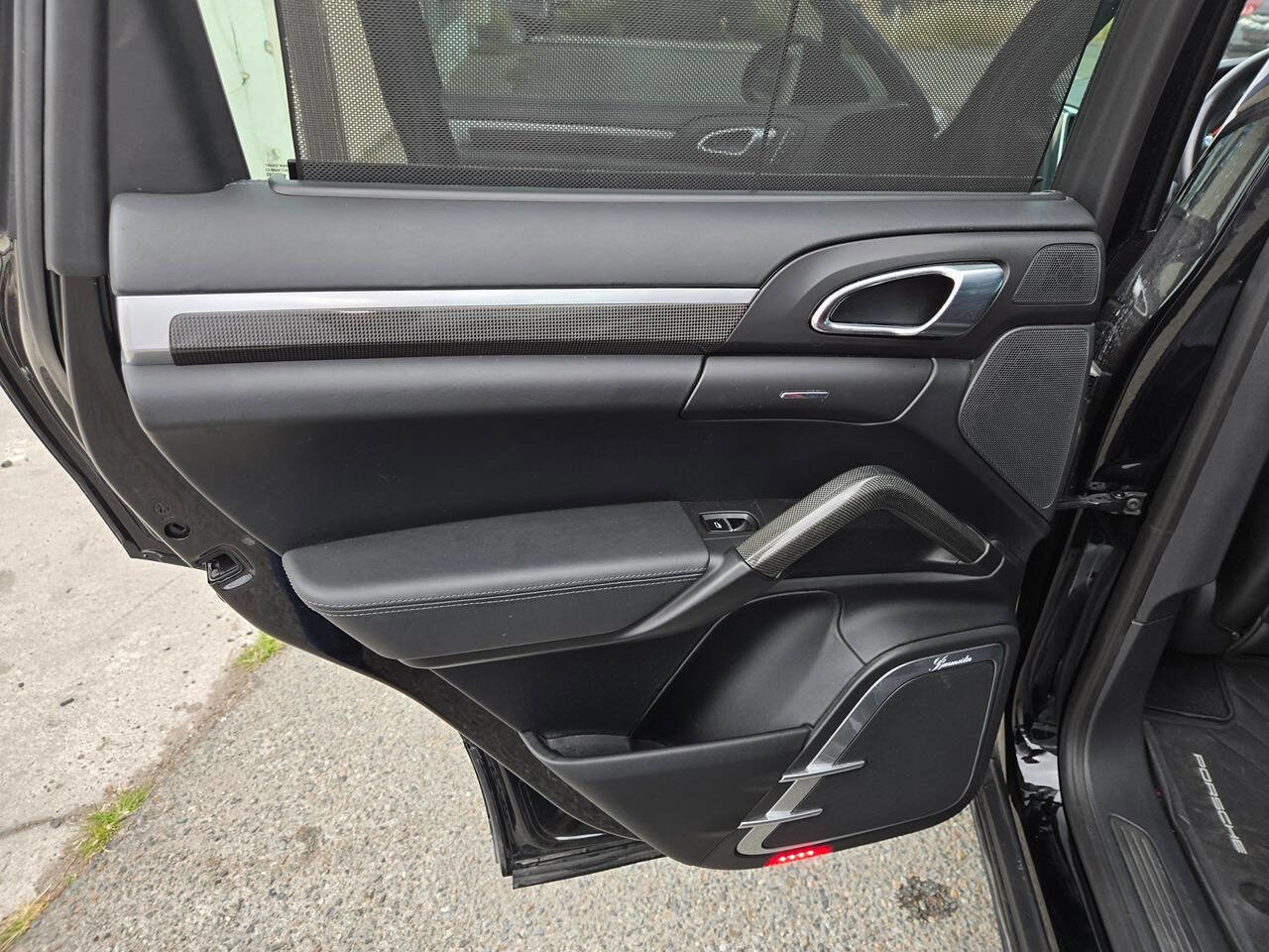 Used 2014 Porsche Cayenne Turbo S AWD/4WD image 22