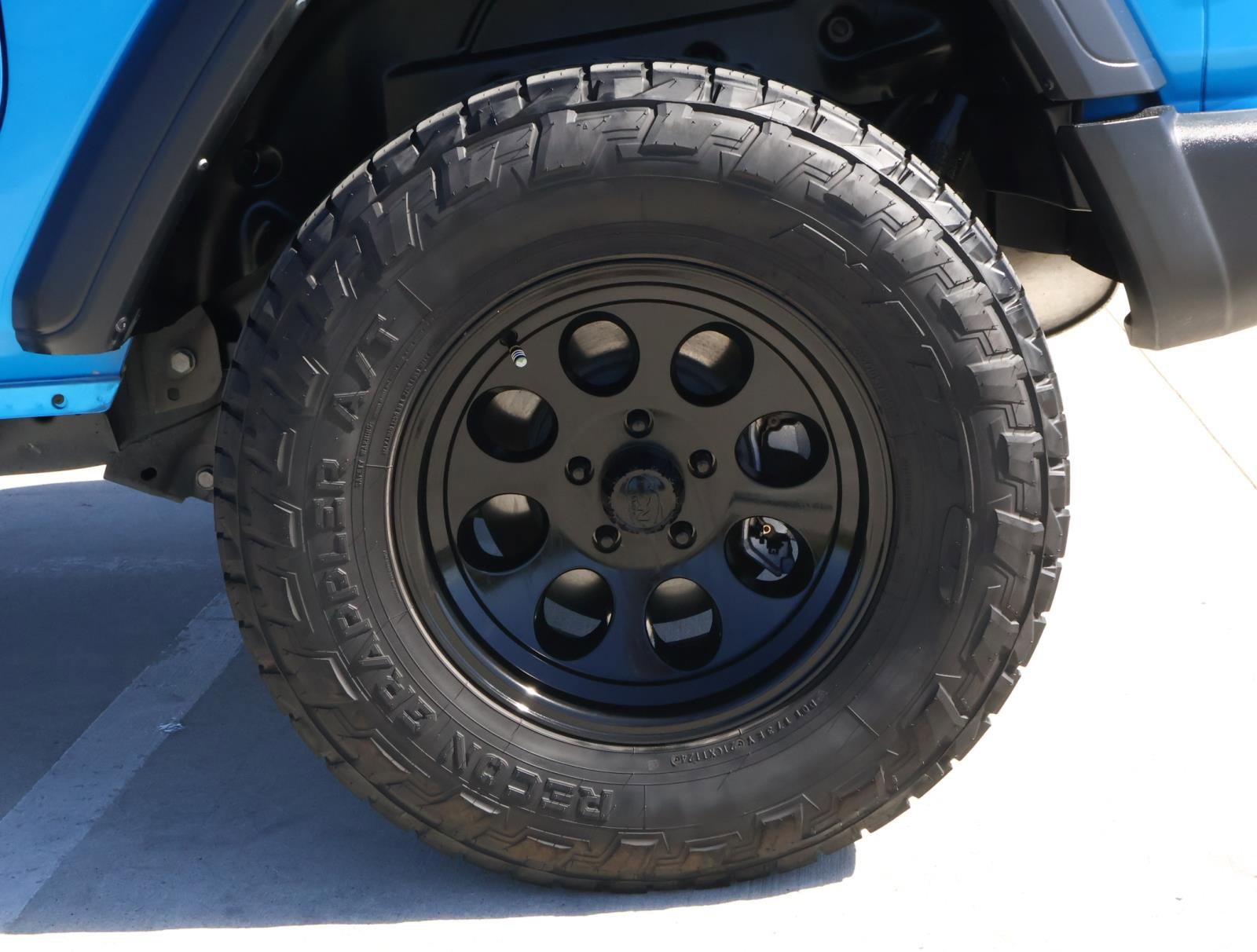 Used 2024 Jeep Wrangler Sport AWD/4WD image 11