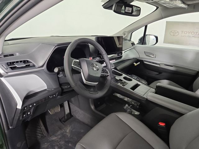 New 2026 Toyota Sienna XLE image 14